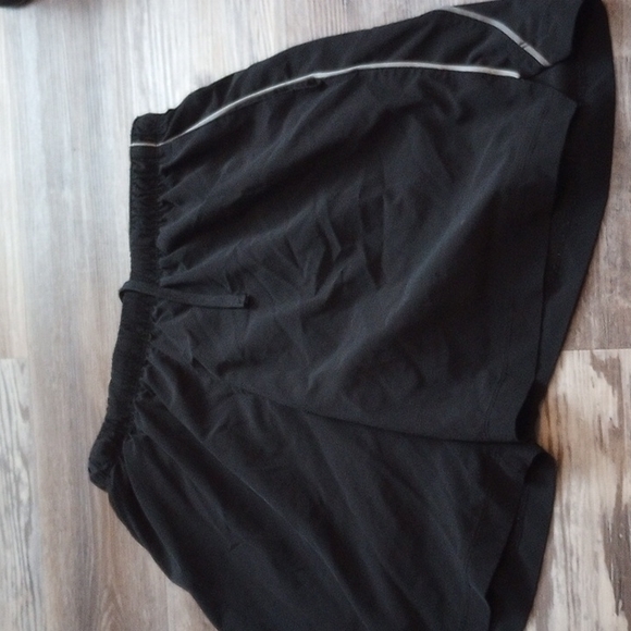 Asics running shorts - Picture 1 of 3